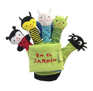 LIBRO GUANTE.  EN EL JARDIN